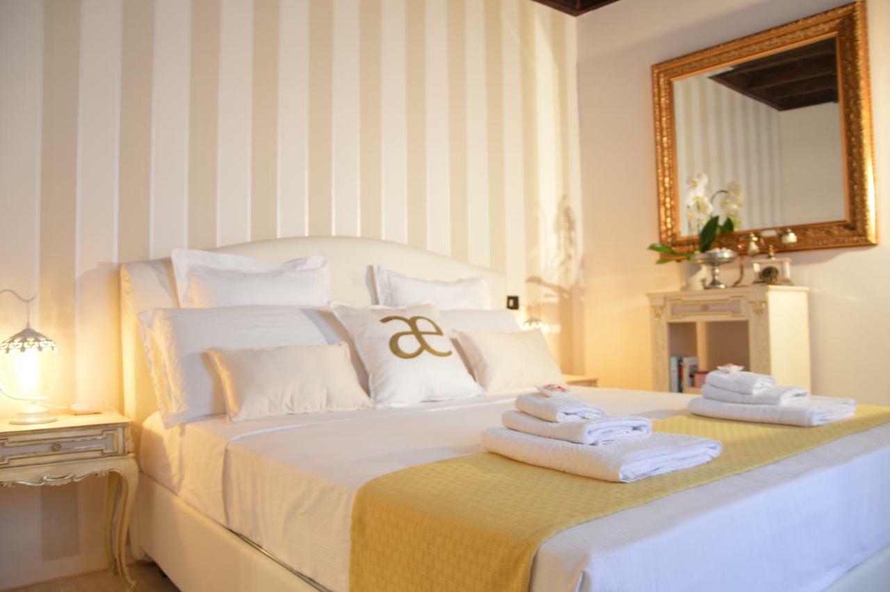 Historic Center - Elegant Apartment With Charming Antiques - Raffaello Inn Rom Exterior foto
